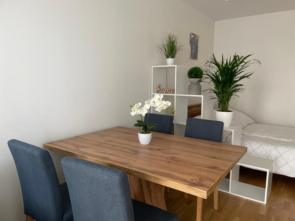 55 M2 Stylish Apartment With Balcony & Parking Vienna Exterior photo